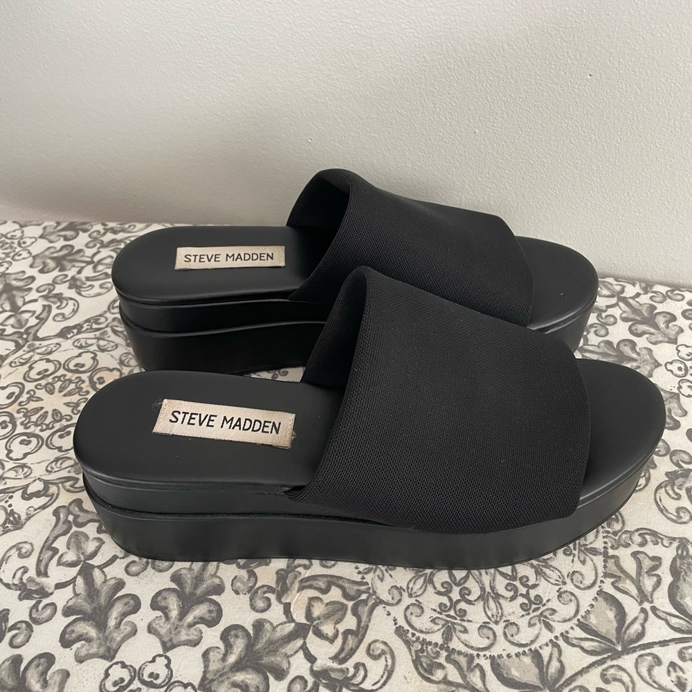 Steve Madden Black Platform Slides